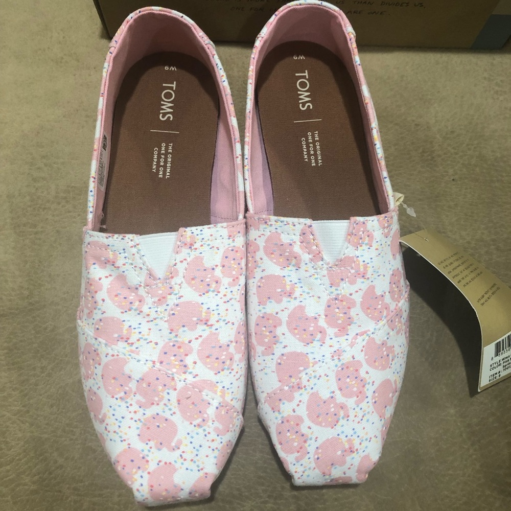 Women’s Toms size 9